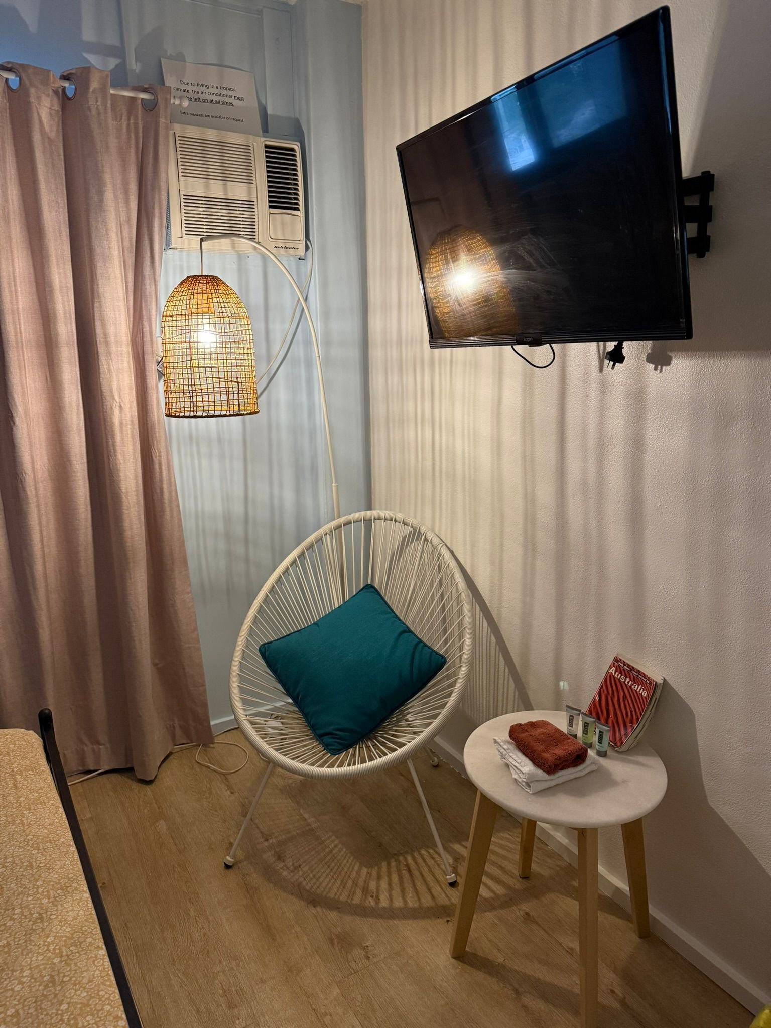 Double Private Room (Share Bathroom)