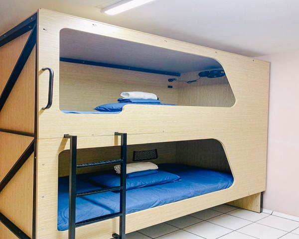 Mix 4 Bed Dorm with Bathroom